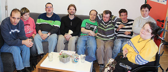 Gruppenfoto einer Autismusgruppe.